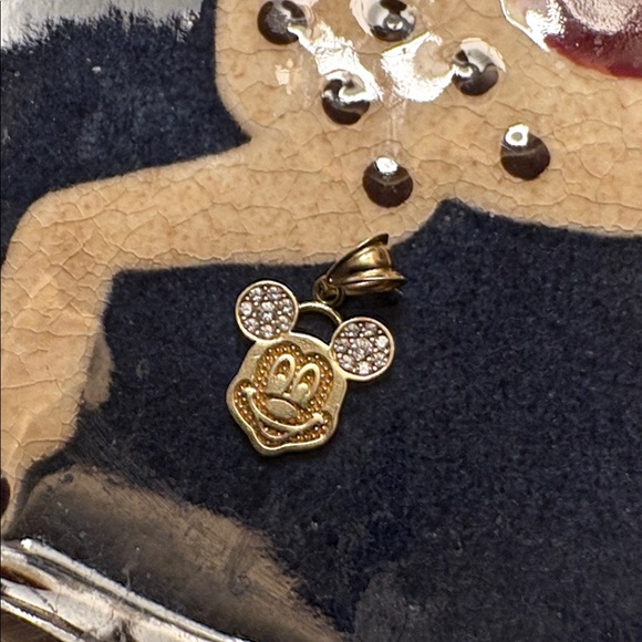 14k gold Mickey Mouse Pendant buy it Julie - Picture 2 of 4
